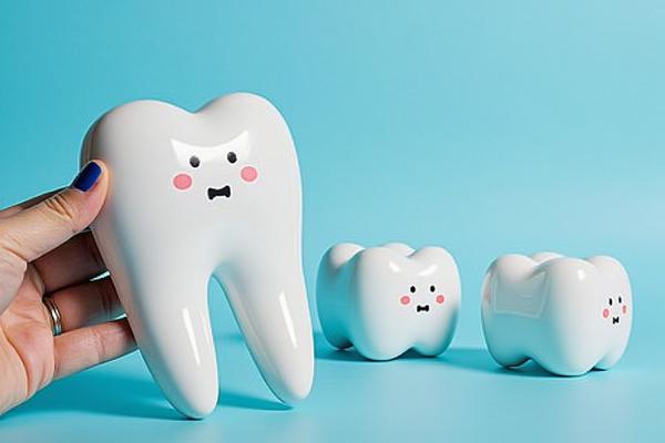 牙套矫正牙齿要多久？不同牙套的价格区别和注意事项全解析