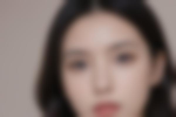 为什么选张伟医生做面部修复？