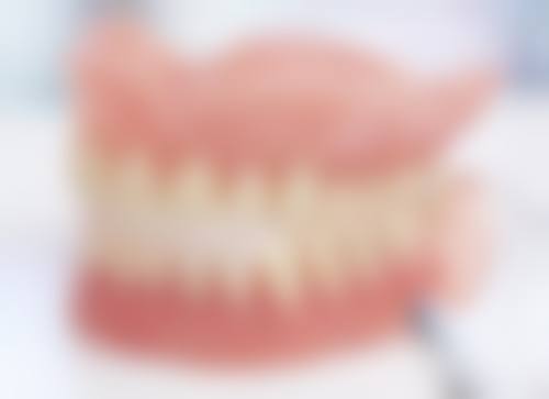 不同烤瓷牙材料在福清东南眼科医院适合吗